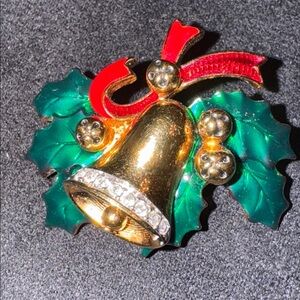 Vintage Christmas Holly Bell Brooch green& red enamel on Gold w/ crystals 🐈‍⬛